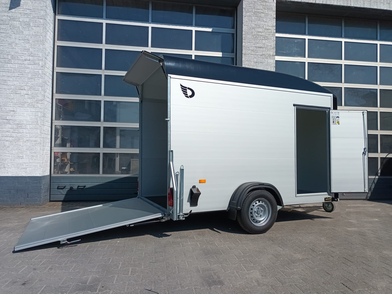 Cargo Roadster 300 300x150x184cm Alu Poly black Seitentür Pullman 100km/H 1300kg - Autó utánfutó: 1 kép. Cargo Roadster 300 300x150x184cm Alu Poly black Seitentür Pullman 100km/H 1300kg - Autó utánfutó: 1 kép.