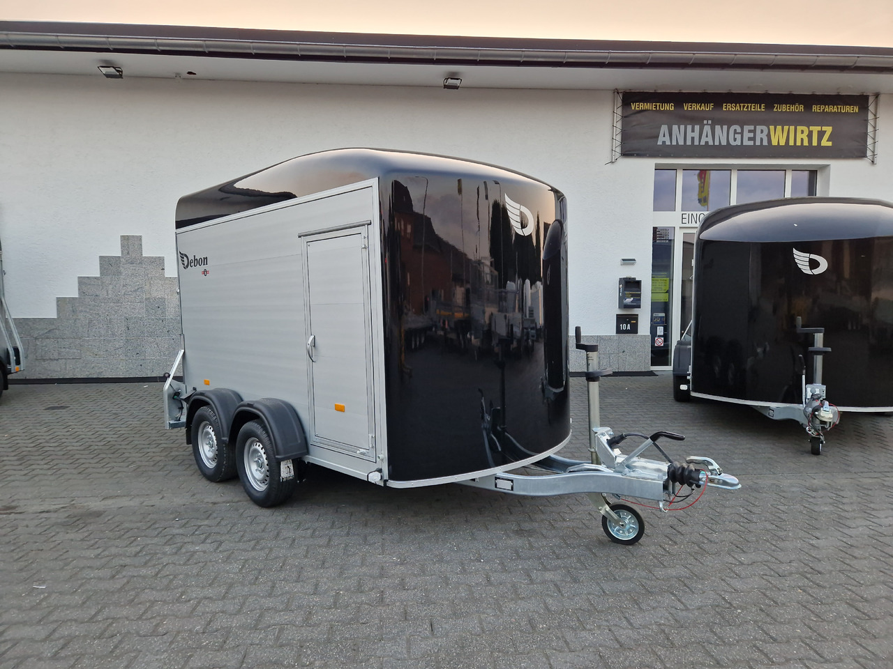 Cargo Roadster 500 312x167x199cm Alu Poly black Seitentür 100km/H Pullman 2000kg Sommer Aktion 2025 - Pótkocsi dobozos: 4 kép. Cargo Roadster 500 312x167x199cm Alu Poly black Seitentür 100km/H Pullman 2000kg Sommer Aktion 2025 - Pótkocsi dobozos: 4 kép.