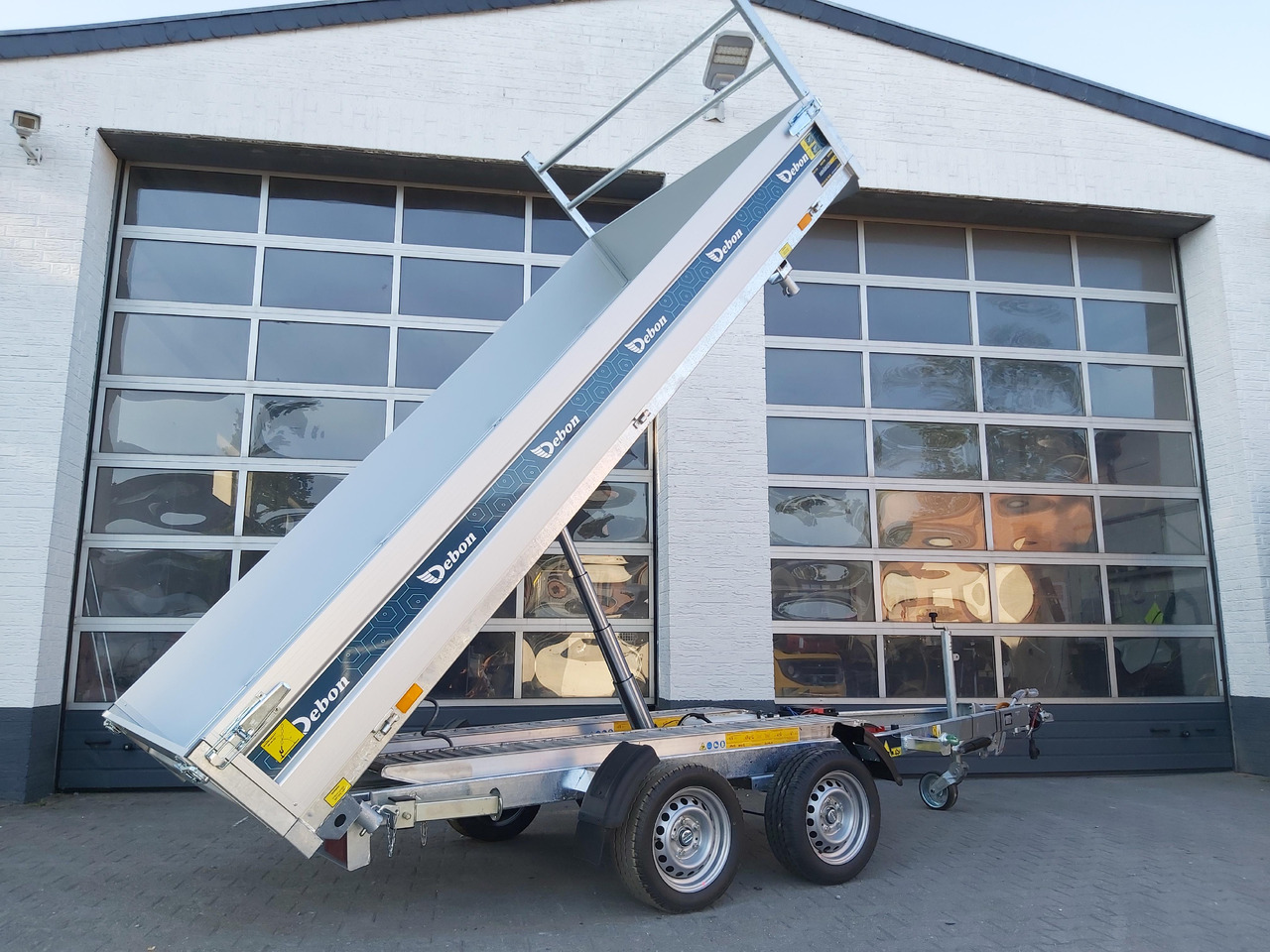 Cheval Liberte Kipper PW 3.6 Elektro Profi Rampen Stützen 360x180x35 3500kg Top Aktion - Pótkocsi billenőplatós: 2 kép. Cheval Liberte Kipper PW 3.6 Elektro Profi Rampen Stützen 360x180x35 3500kg Top Aktion - Pótkocsi billenőplatós: 2 kép.