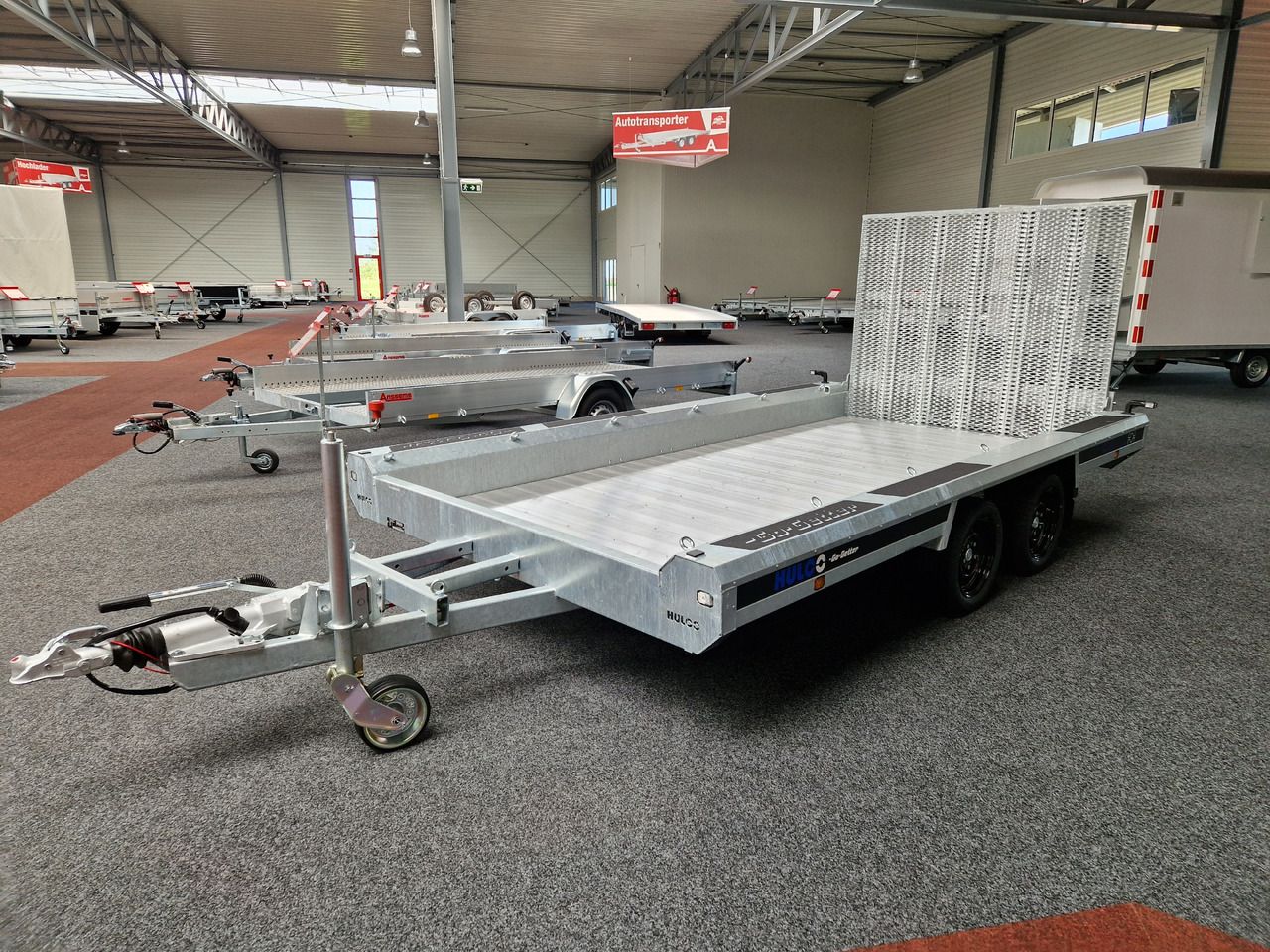 HULCO TERRAX-2 Go Getter Aluboden 394x180x27cm Ladeklamppe 150cm LED 3500kg - Gépszállító utánfutó: 1 kép. HULCO TERRAX-2 Go Getter Aluboden 394x180x27cm Ladeklamppe 150cm LED 3500kg - Gépszállító utánfutó: 1 kép.