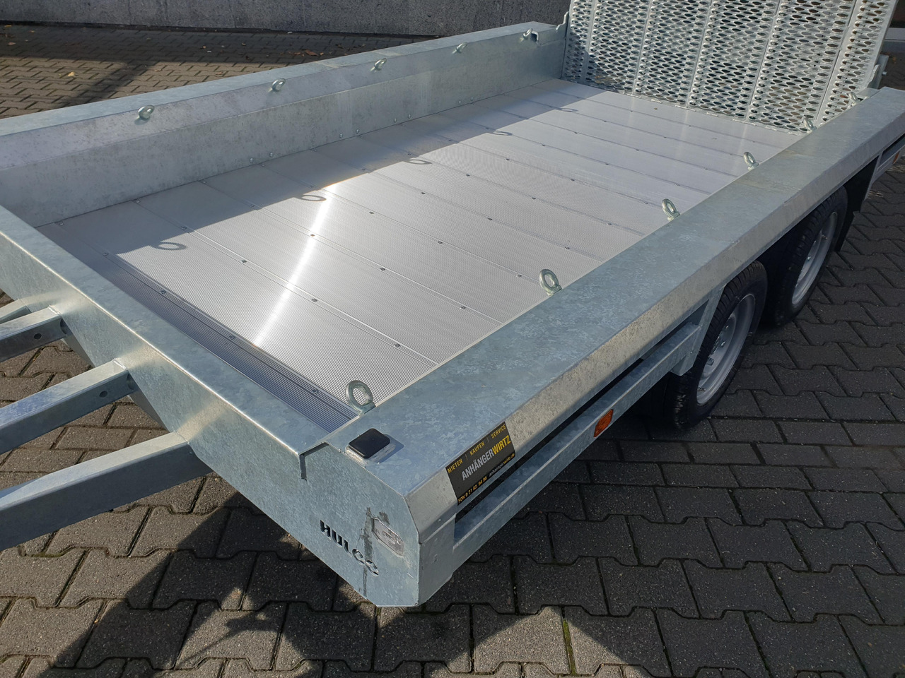 HULCO TERRAX Aluboden 294x150x27cm Heckrampe 150cm (M) 3500kg lízing HULCO TERRAX Aluboden 294x150x27cm Heckrampe 150cm (M) 3500kg: 6 kép.