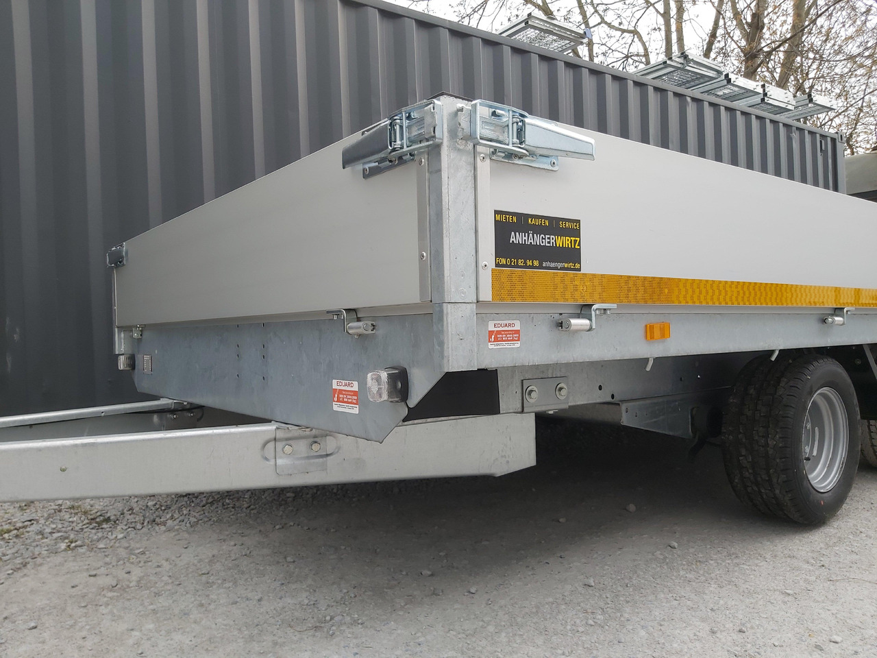 Hochlader 356x200x30cm Lfh: 56cm 10" (L) 2700kg - Platós pótkocsi: 2 kép. Hochlader 356x200x30cm Lfh: 56cm 10" (L) 2700kg - Platós pótkocsi: 2 kép.