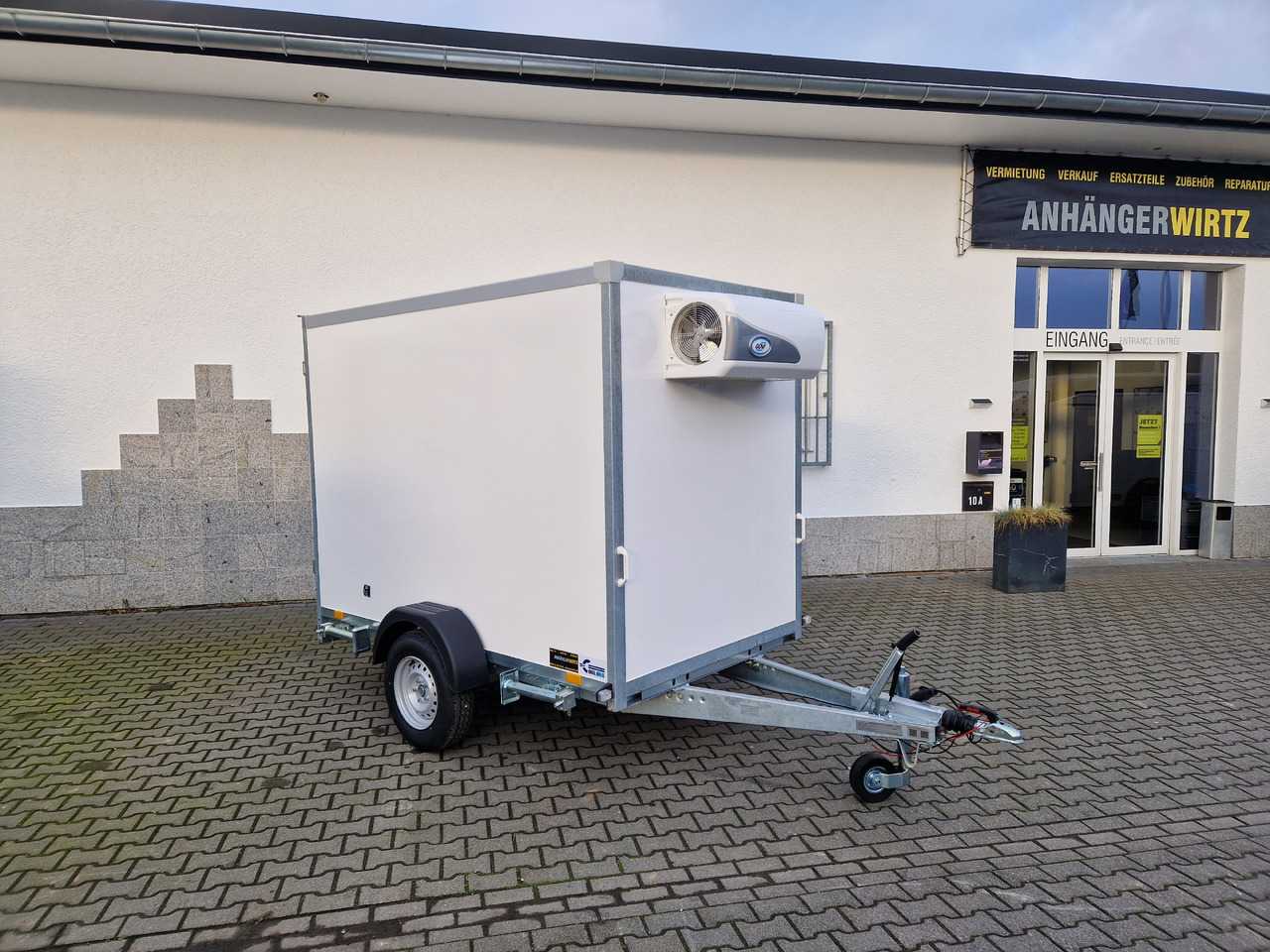 Pótkocsi hűtős Kargo CoolBoxx FK1326H 251x150x178cm Lebensmittel 230V Govi Kühlung Stützen 1300kg 100km/H: 14 kép.