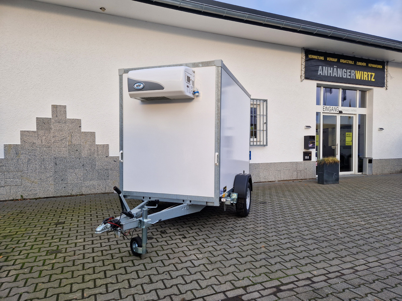 Pótkocsi hűtős Kargo CoolBoxx FK1326H 251x150x178cm Lebensmittel 230V Govi Kühlung Stützen 1300kg 100km/H: 16 kép.