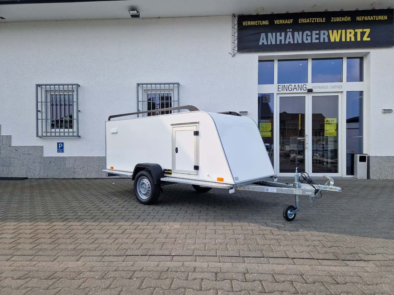 Kofferanhänger TF5 S Midi 300x110x90cm aero Seitentür IL 100km/H 750kg - Pótkocsi dobozos: 1 kép. Kofferanhänger TF5 S Midi 300x110x90cm aero Seitentür IL 100km/H 750kg - Pótkocsi dobozos: 1 kép.