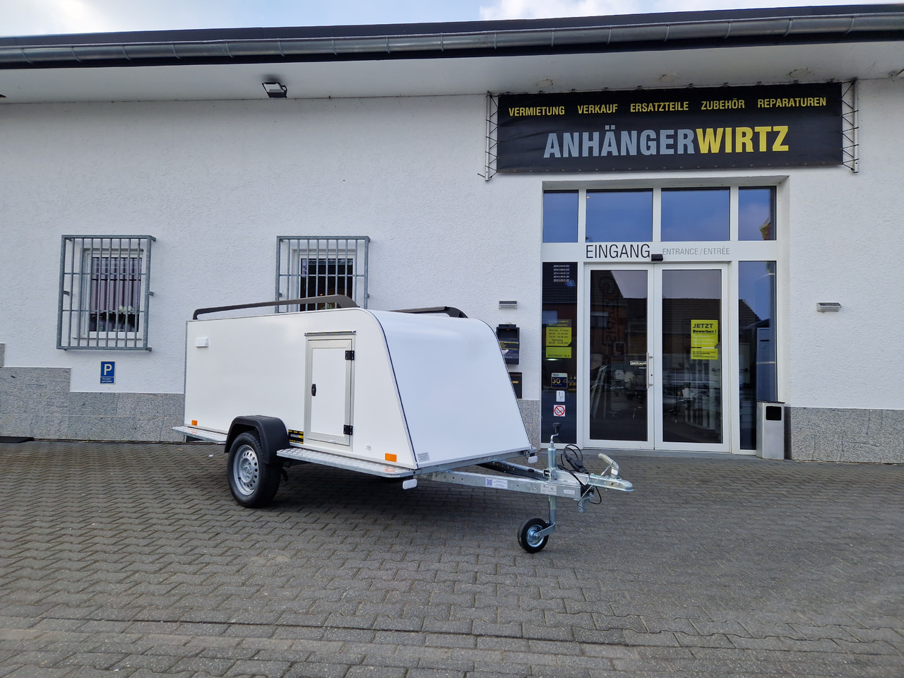 Kofferanhänger TF5 S Midi 300x110x90cm aero Seitentür IL 100km/H 750kg - Pótkocsi dobozos: 2 kép. Kofferanhänger TF5 S Midi 300x110x90cm aero Seitentür IL 100km/H 750kg - Pótkocsi dobozos: 2 kép.
