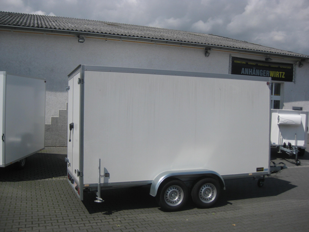 Kühlanhänger AZKF 2740/180 395x178x200cm Govi Kühlaggregat 5 60 Frioliner Modell 2023 - Pótkocsi hűtős: 5 kép. Kühlanhänger AZKF 2740/180 395x178x200cm Govi Kühlaggregat 5 60 Frioliner Modell 2023 - Pótkocsi hűtős: 5 kép.