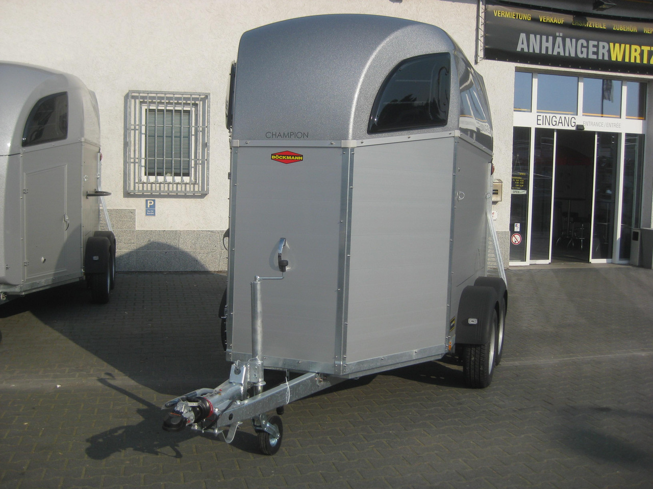 Pferdeanhänger Böckmann Champion C 2700kg CFF+ 100 km/H - Lószállító utánfutó: 1 kép. Pferdeanhänger Böckmann Champion C 2700kg CFF+ 100 km/H - Lószállító utánfutó: 1 kép.