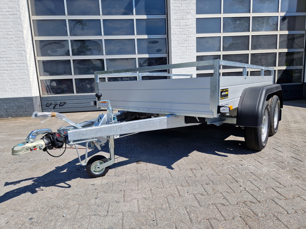 Saris Anhänger DW2000 McAlu Pro 255x153x43cm 2000kg kurz und breit - Platós pótkocsi: 4 kép. Saris Anhänger DW2000 McAlu Pro 255x153x43cm 2000kg kurz und breit - Platós pótkocsi: 4 kép.