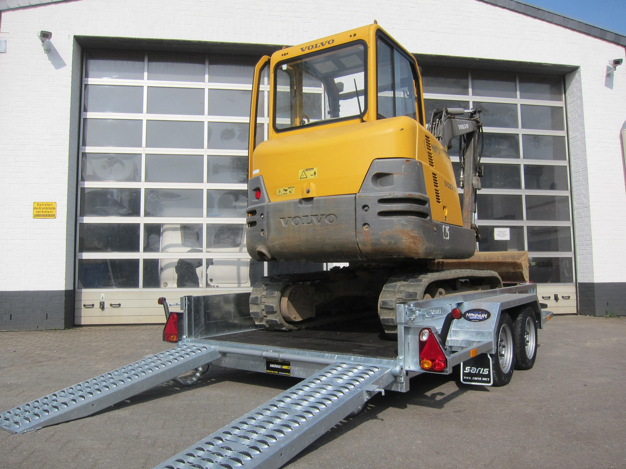 Saris Baggeranhänger Magnum Explorer 3000 V Rampen verschiebbar 3000kg Online Aktion - Gépszállító utánfutó: 4 kép. Saris Baggeranhänger Magnum Explorer 3000 V Rampen verschiebbar 3000kg Online Aktion - Gépszállító utánfutó: 4 kép.