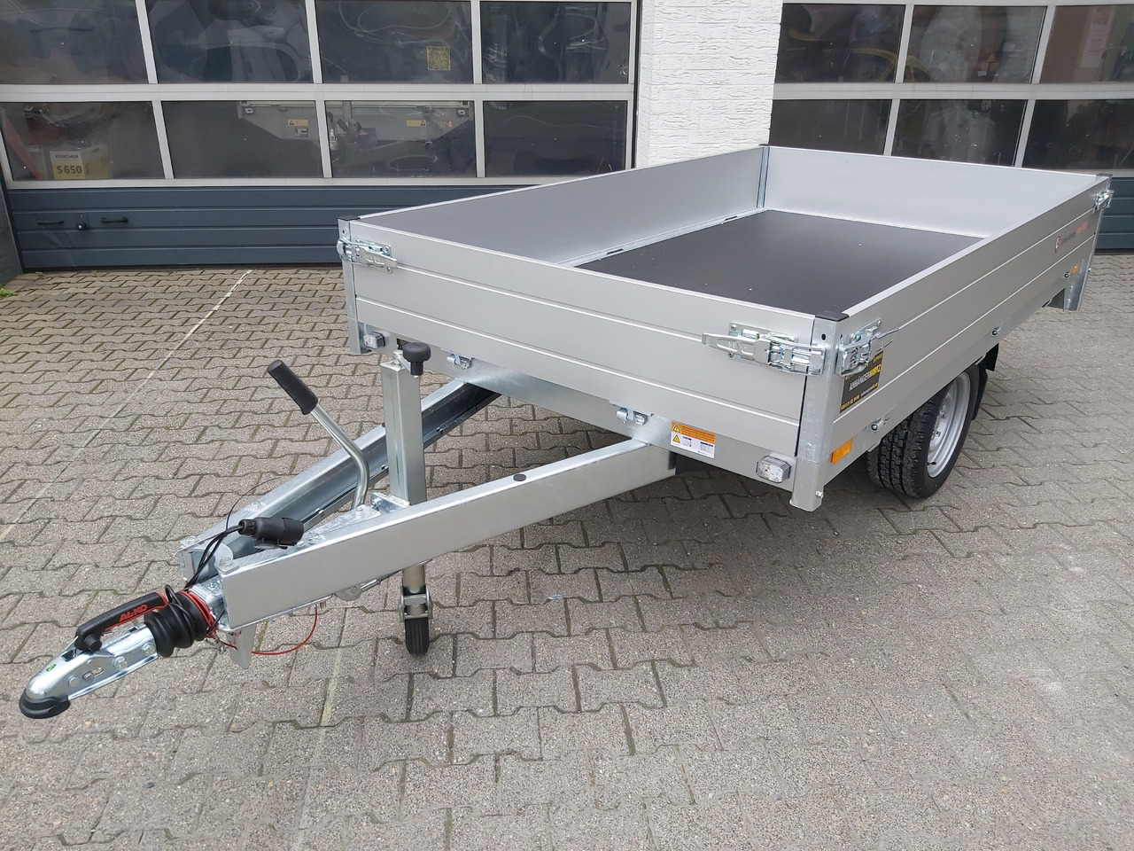 Saris PL 256 150 1500 1 256x150x30cm 13" 1500kg Modell 2024 - Autó utánfutó: 1 kép. Saris PL 256 150 1500 1 256x150x30cm 13" 1500kg Modell 2024 - Autó utánfutó: 1 kép.