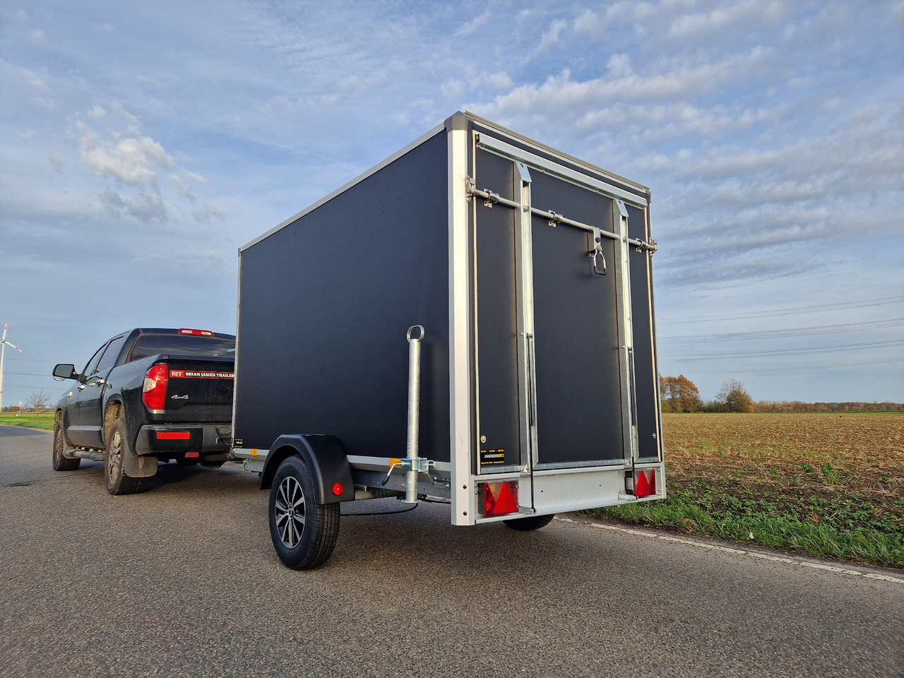 Motorszállító utánfutó Variant C1315 C2 Edition black 258x148x157cm Alufelgen Heckrampe 1350kg 100km/H black deal: 16 kép.