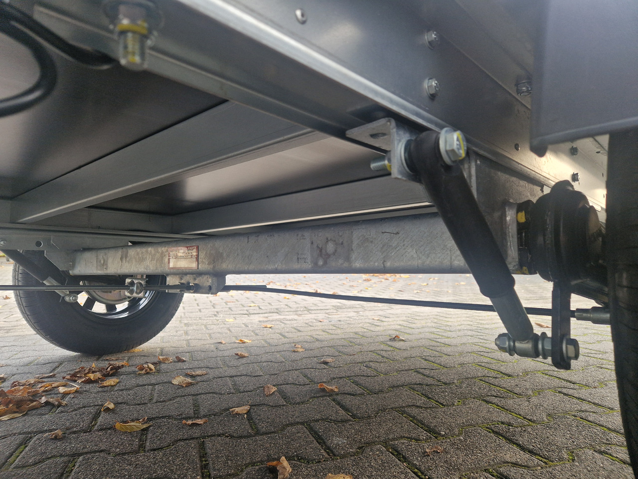 Pótkocsi dobozos Variant C1315 C2 Edition black 258x148x157cm Alufelgen darkline 1350kg 100km/H 2024 black deal: 6 kép.