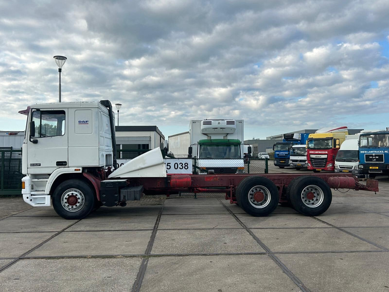 DAF 95.400 - Alvaz teherautó: 2 kép. DAF 95.400 - Alvaz teherautó: 2 kép.