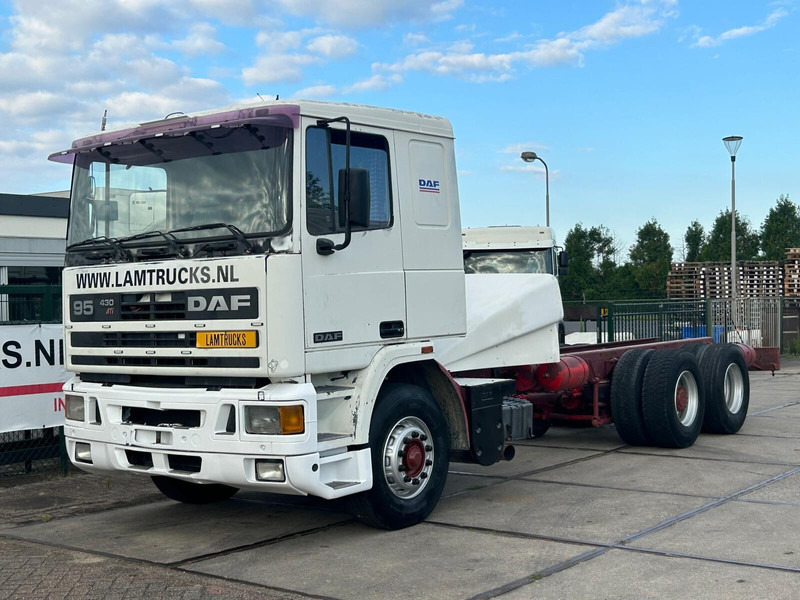 DAF 95.400 - Alvaz teherautó: 1 kép. DAF 95.400 - Alvaz teherautó: 1 kép.