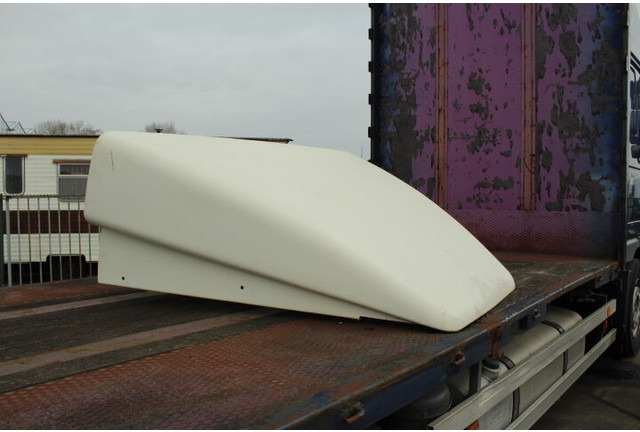 DAF 95 - Légterelő: 2 kép. DAF 95 - Légterelő: 2 kép.