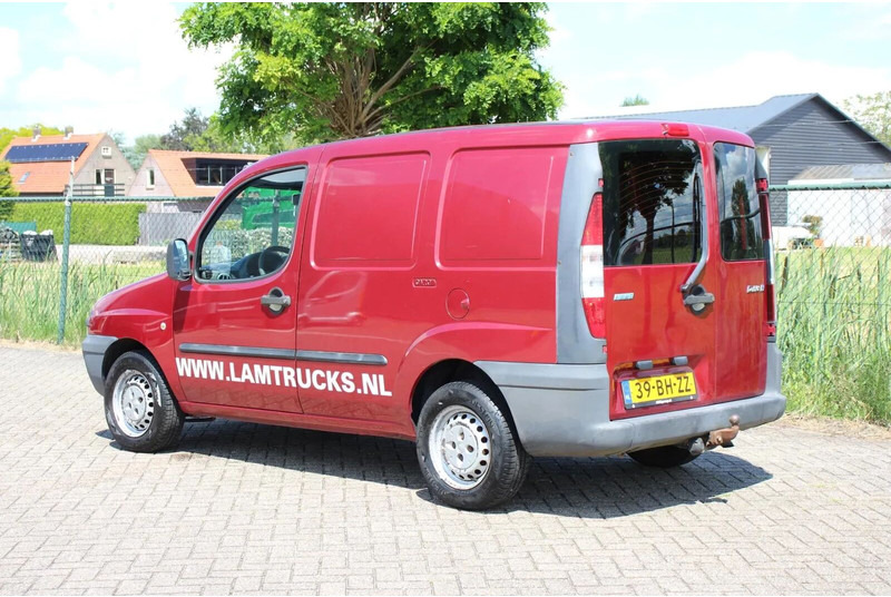 Fiat Doblò Cargo 1.9 JTD SCHUIFDEUR - Furgon: 3 kép. Fiat Doblò Cargo 1.9 JTD SCHUIFDEUR - Furgon: 3 kép.