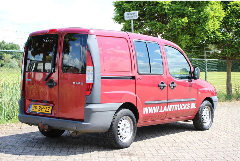 Fiat Doblò Cargo 1.9 JTD SCHUIFDEUR - Furgon: 5 kép. Fiat Doblò Cargo 1.9 JTD SCHUIFDEUR - Furgon: 5 kép.