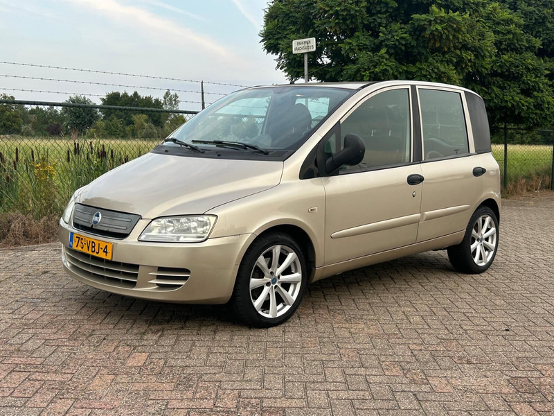 Fiat Multipla 1.9 EURO 4 DIESEL VAN - Kis furgon: 1 kép. Fiat Multipla 1.9 EURO 4 DIESEL VAN - Kis furgon: 1 kép.