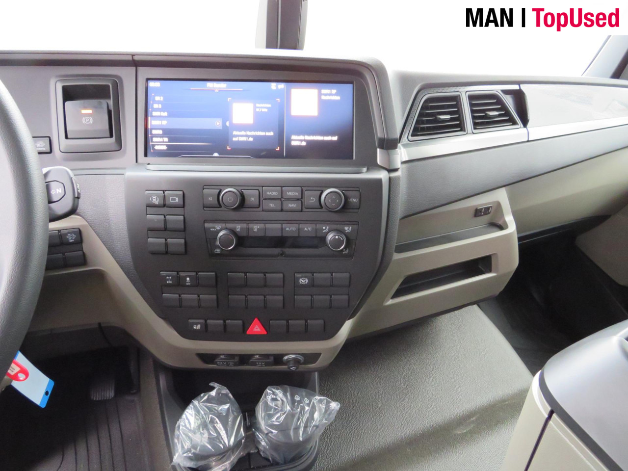 MAN TGL 12.250 4X2 BL VANTEC Koffer BÄR LBW Euro6 AHK - Dobozos felépítményű teherautó: 5 kép. MAN TGL 12.250 4X2 BL VANTEC Koffer BÄR LBW Euro6 AHK - Dobozos felépítményű teherautó: 5 kép.