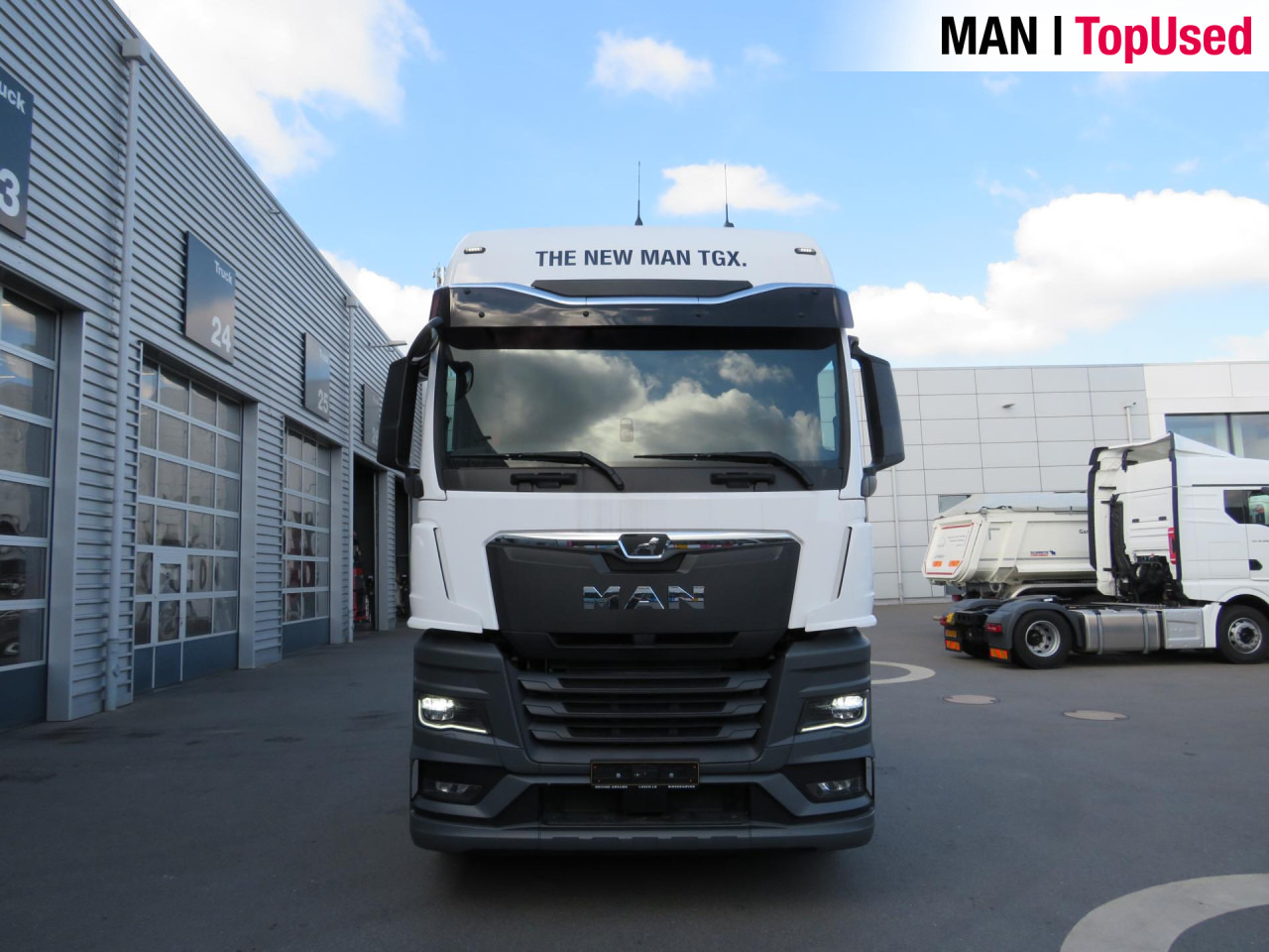 MAN TGX 18.520 4x2 LL SA Kipphydraulik ADR Retarder ZV - Nyergesvontató: 2 kép. MAN TGX 18.520 4x2 LL SA Kipphydraulik ADR Retarder ZV - Nyergesvontató: 2 kép.