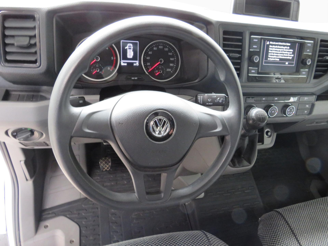 VOLKSWAGEN Crafter 35 L3H3 Kasten Euro6 Klima ZV - Furgon: 2 kép. VOLKSWAGEN Crafter 35 L3H3 Kasten Euro6 Klima ZV - Furgon: 2 kép.