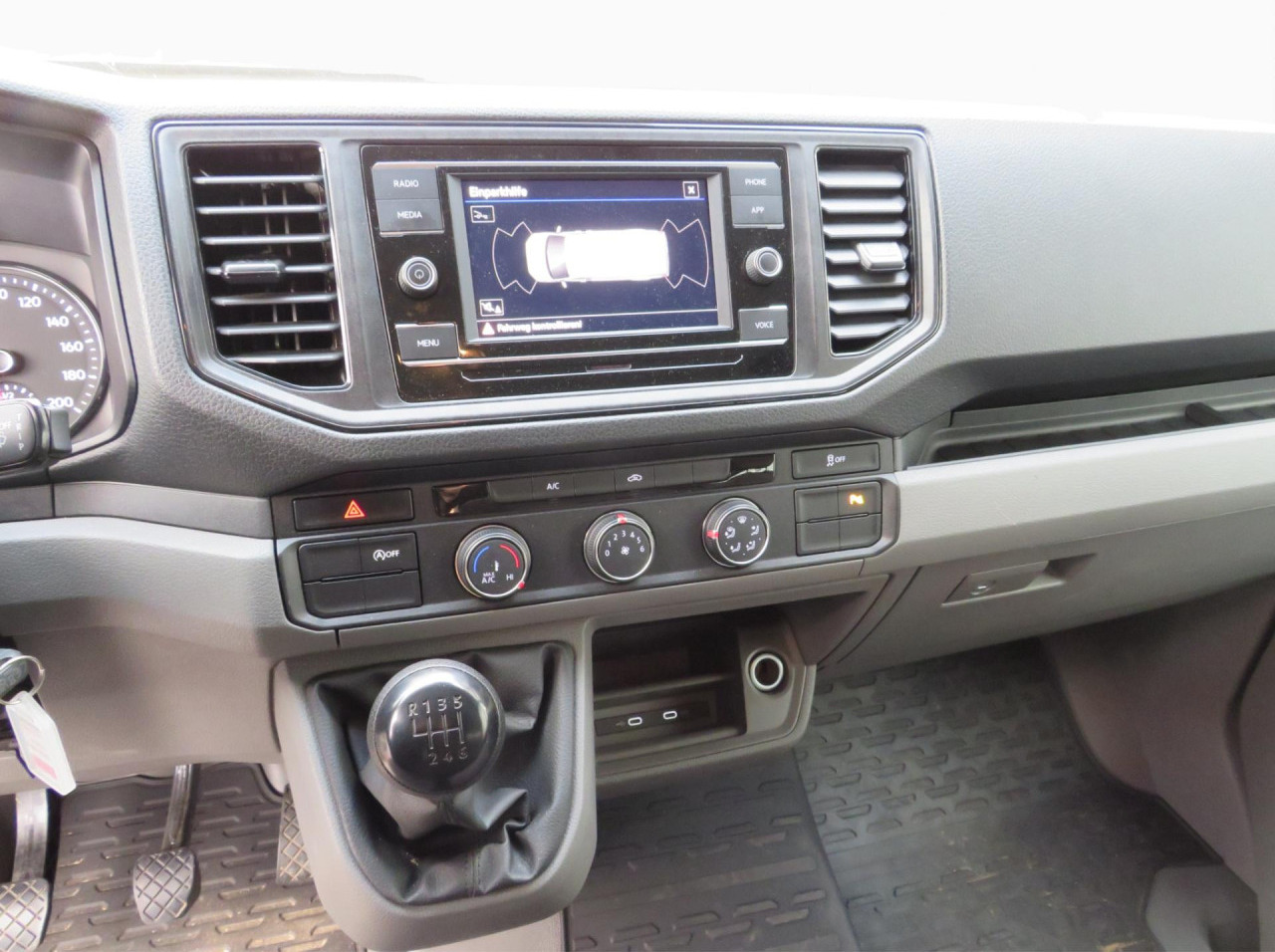 VOLKSWAGEN Crafter 35 L4H3 Doka Kasten Klima AHK Navi ZV - Furgon, Duplakabinos kisteherautó: 4 kép. VOLKSWAGEN Crafter 35 L4H3 Doka Kasten Klima AHK Navi ZV - Furgon, Duplakabinos kisteherautó: 4 kép.