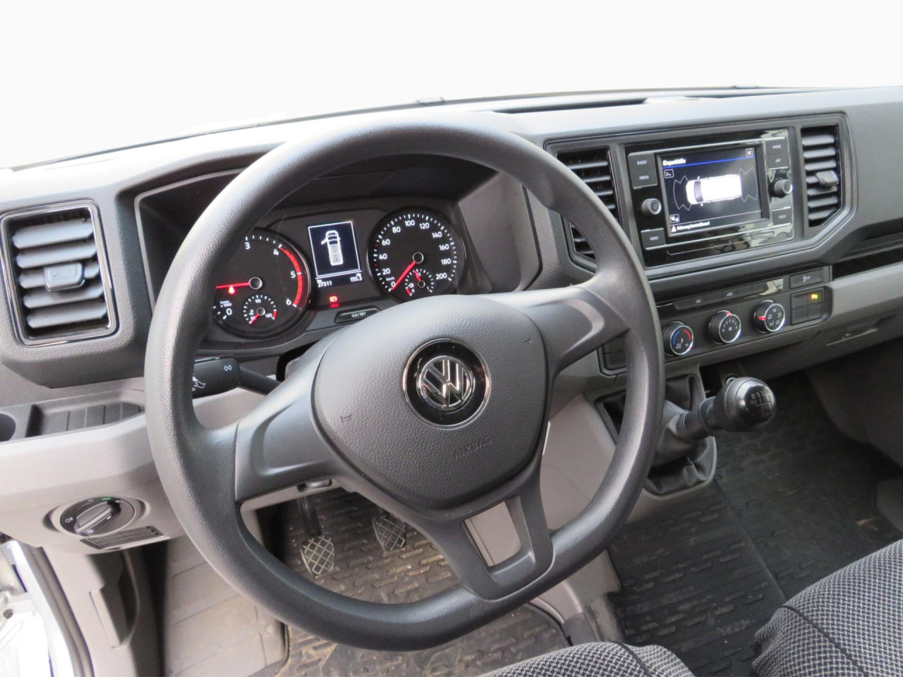 VOLKSWAGEN Crafter 35 L4H3 Doka Kasten Klima AHK Navi ZV - Furgon, Duplakabinos kisteherautó: 2 kép. VOLKSWAGEN Crafter 35 L4H3 Doka Kasten Klima AHK Navi ZV - Furgon, Duplakabinos kisteherautó: 2 kép.