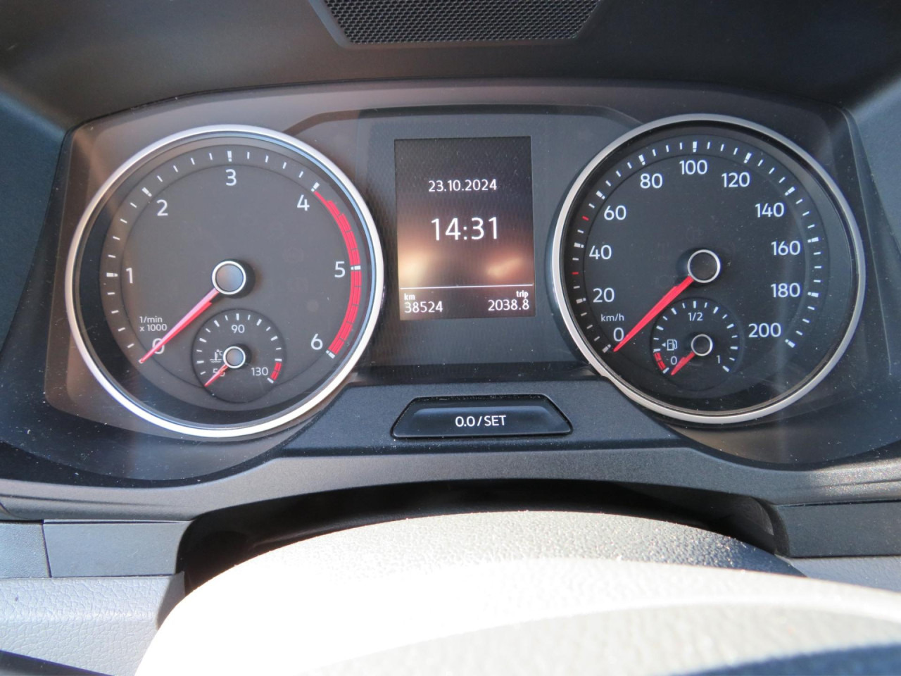 VOLKSWAGEN Crafter 35 L4H3 Kasten Klima AHK ZV - Furgon: 2 kép. VOLKSWAGEN Crafter 35 L4H3 Kasten Klima AHK ZV - Furgon: 2 kép.