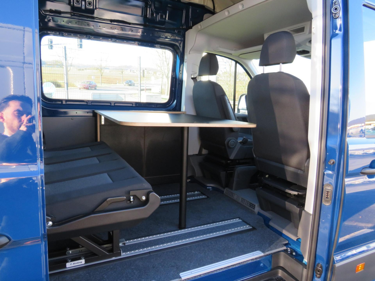 VOLKSWAGEN Crafter 55 L5 Superhochdach Doka BOTT-Ausbau Klima - Furgon: 5 kép. VOLKSWAGEN Crafter 55 L5 Superhochdach Doka BOTT-Ausbau Klima - Furgon: 5 kép.