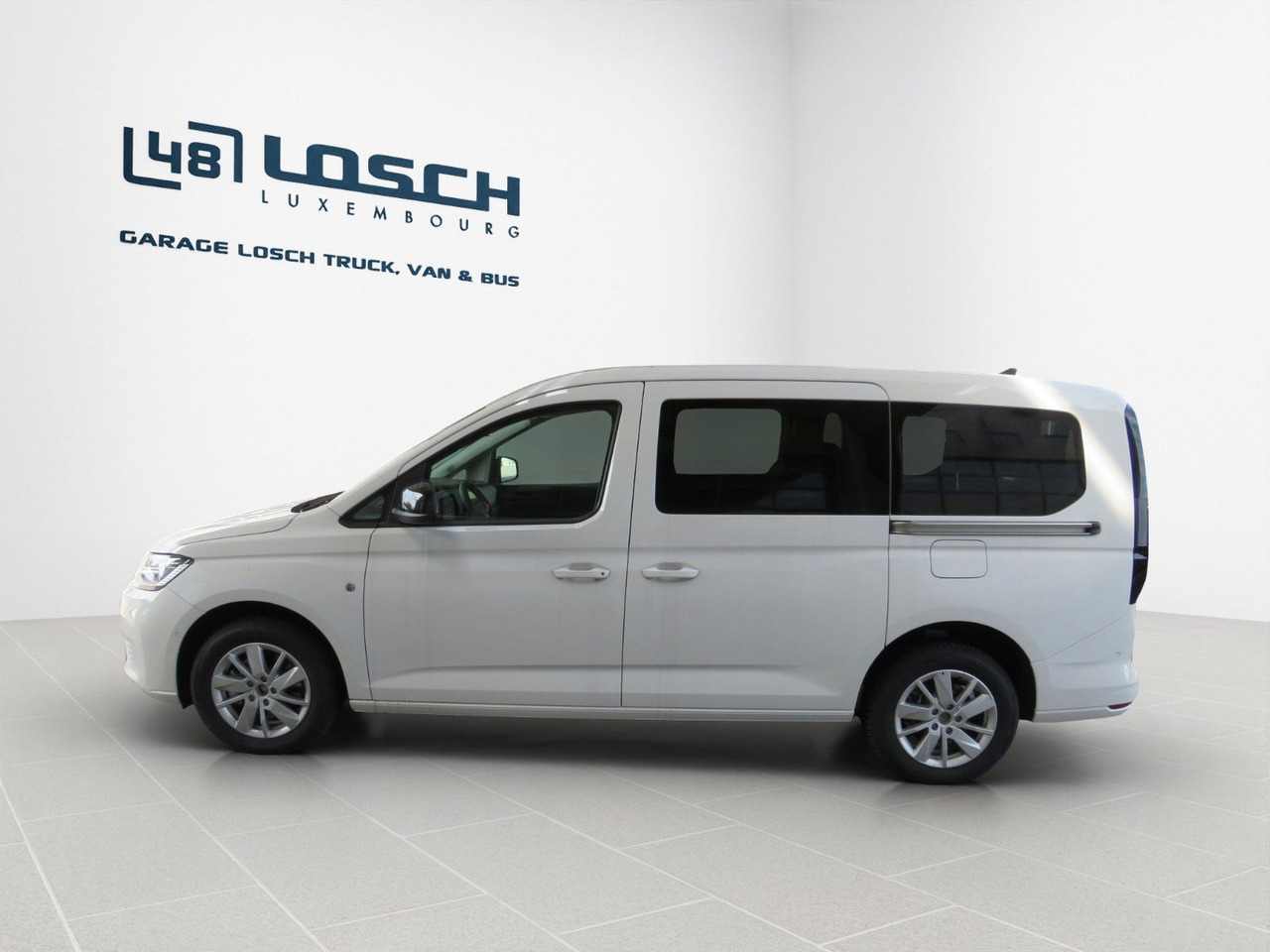 Volkswagen Caddy Maxi Kombi 2.0 TDI Rollstuhl Taxirampe - Autó: 3 kép. Volkswagen Caddy Maxi Kombi 2.0 TDI Rollstuhl Taxirampe - Autó: 3 kép.