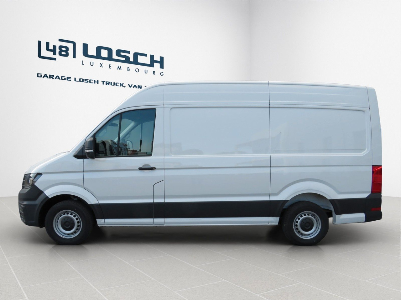 Volkswagen Crafter 35 L3H3 Kasten - Furgon: 2 kép. Volkswagen Crafter 35 L3H3 Kasten - Furgon: 2 kép.