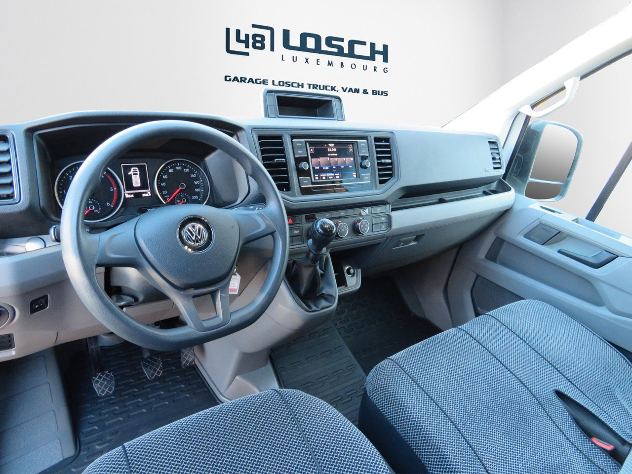 Volkswagen Crafter 35 L4H3 Kasten - Furgon: 2 kép. Volkswagen Crafter 35 L4H3 Kasten - Furgon: 2 kép.