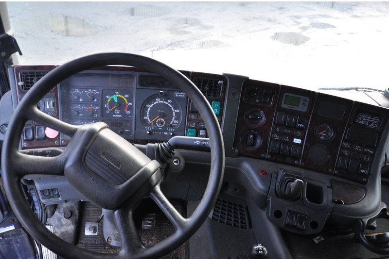 Scania R124 GB6X4NA 470 - Nyergesvontató: 4 kép. Scania R124 GB6X4NA 470 - Nyergesvontató: 4 kép.
