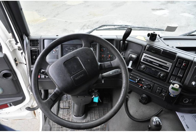 Volvo FM12 380 4X2 - Cserefelépítményes teherautó: 5 kép. Volvo FM12 380 4X2 - Cserefelépítményes teherautó: 5 kép.
