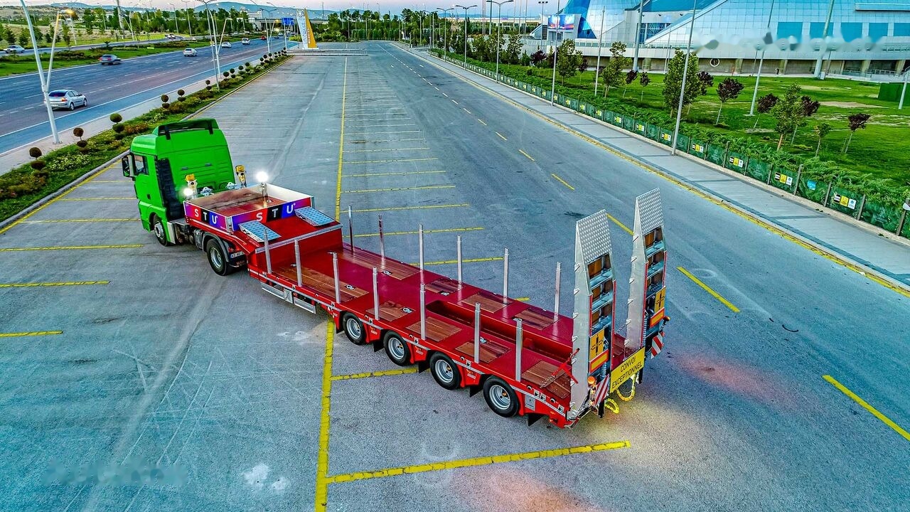 STU 4 Axle Extendable Lowbed Trailer - Félpótkocsi mélybölcsős: 2 kép. STU 4 Axle Extendable Lowbed Trailer - Félpótkocsi mélybölcsős: 2 kép.