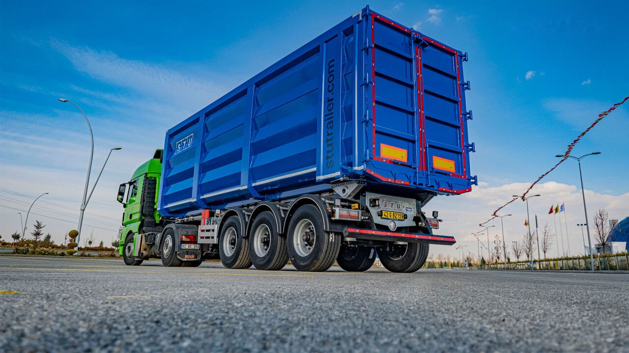 STU SCRAP TIPPER TRAILER / FROM 55 TO 81 M3 - Félpótkocsi billenőplatós: 2 kép. STU SCRAP TIPPER TRAILER / FROM 55 TO 81 M3 - Félpótkocsi billenőplatós: 2 kép.