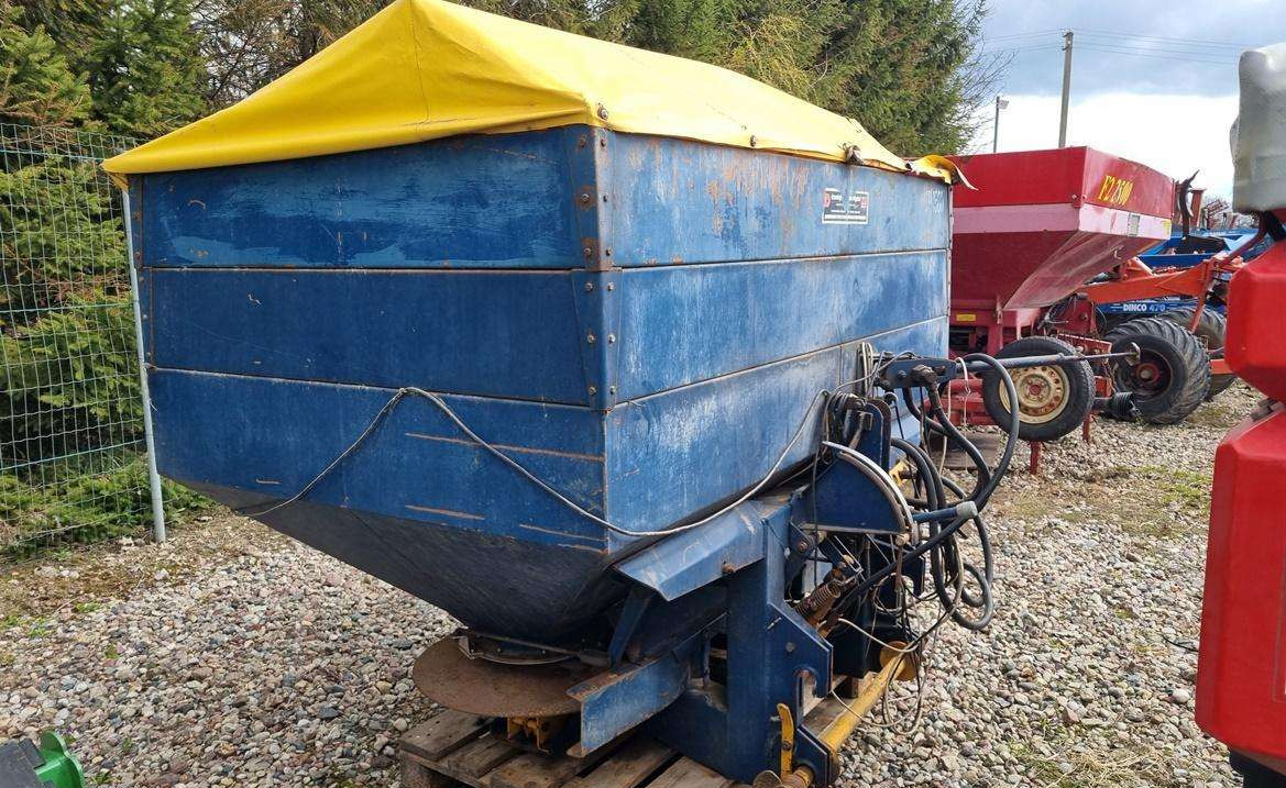 Bogballe C II 2000 - Műtrágyaszóró: 4 kép. Bogballe C II 2000 - Műtrágyaszóró: 4 kép.