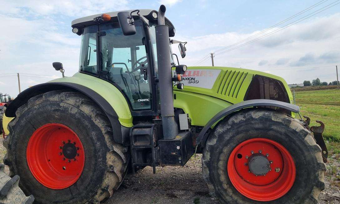 Claas Axion 840 - Traktor: 4 kép. Claas Axion 840 - Traktor: 4 kép.
