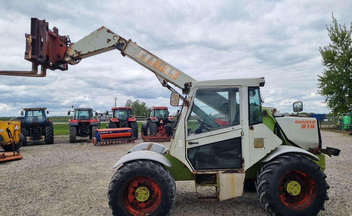 Claas Ranger 975 - Traktor: 3 kép. Claas Ranger 975 - Traktor: 3 kép.