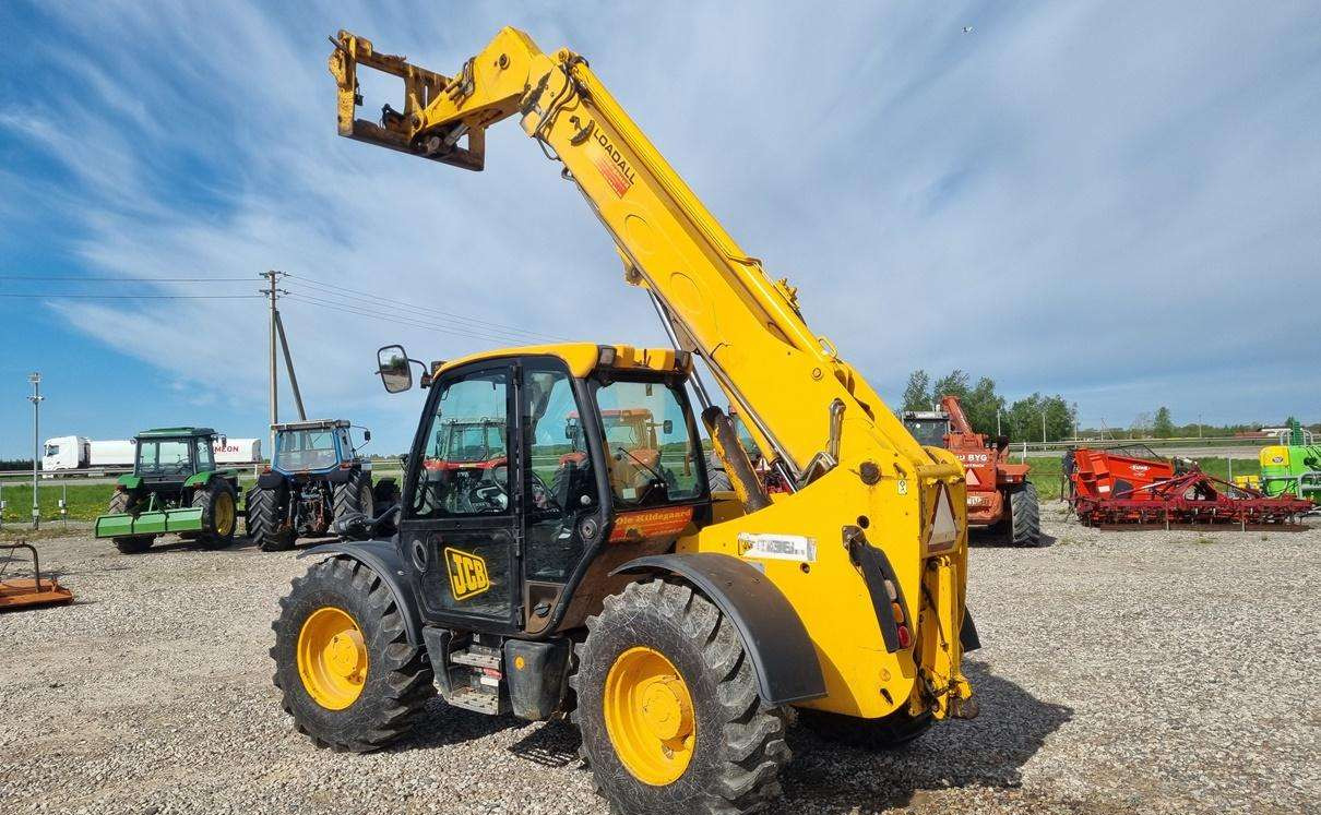 JCB 535-95 - Traktor: 3 kép. JCB 535-95 - Traktor: 3 kép.