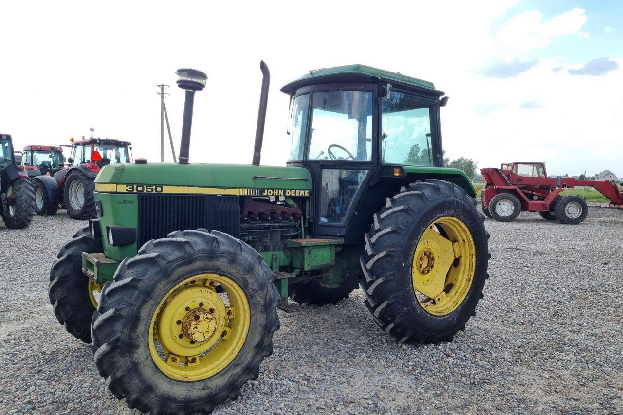 John Deere 3050 - Traktor: 1 kép. John Deere 3050 - Traktor: 1 kép.