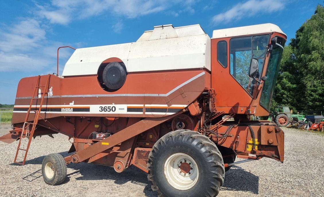 Laverda 3650 - Kombájn: 2 kép. Laverda 3650 - Kombájn: 2 kép.