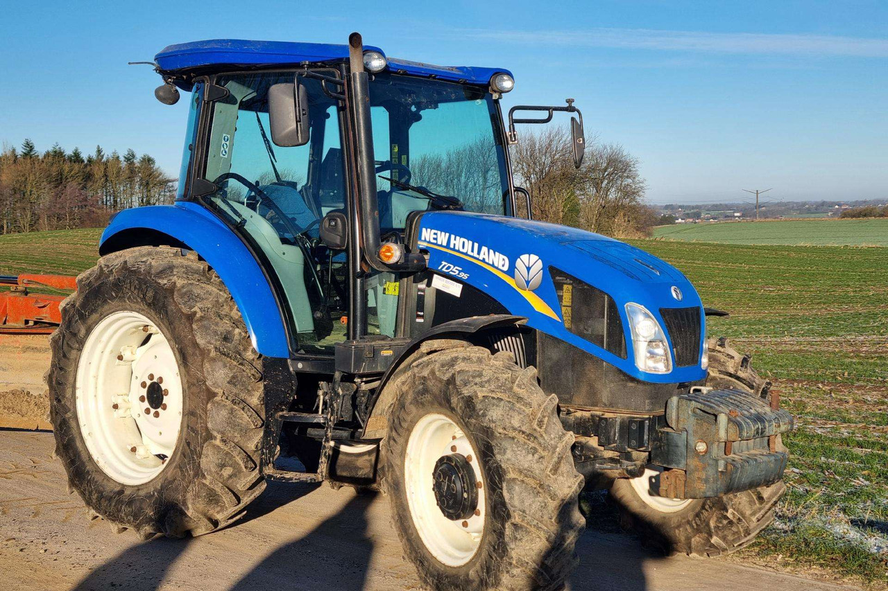 New Holland TD 5.95 - Traktor: 5 kép. New Holland TD 5.95 - Traktor: 5 kép.