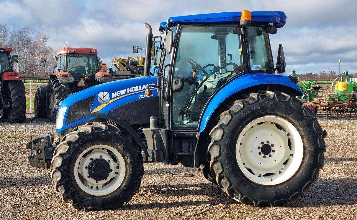 New Holland TD 5.95 - Traktor: 4 kép. New Holland TD 5.95 - Traktor: 4 kép.