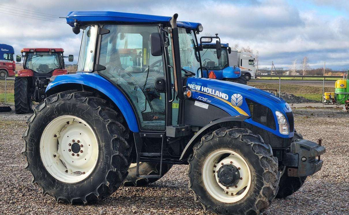 New Holland TD 5.95 - Traktor: 5 kép. New Holland TD 5.95 - Traktor: 5 kép.