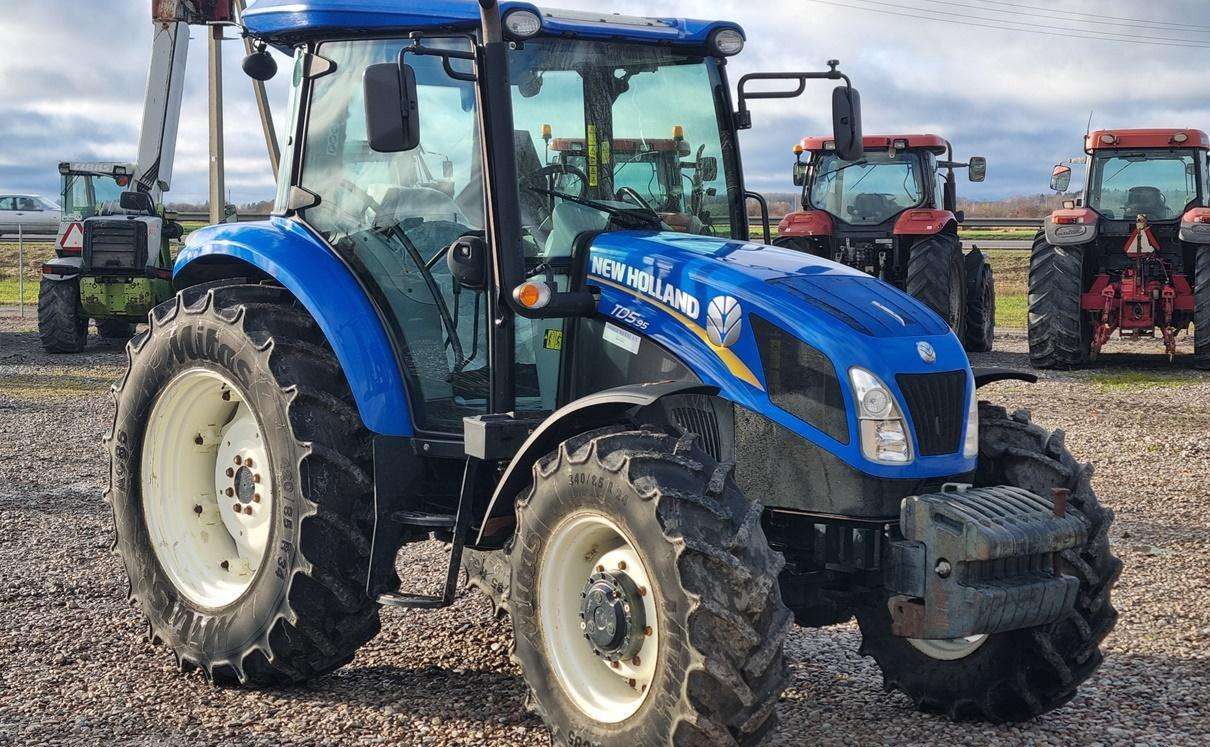 New Holland TD 5.95 - Traktor: 3 kép. New Holland TD 5.95 - Traktor: 3 kép.