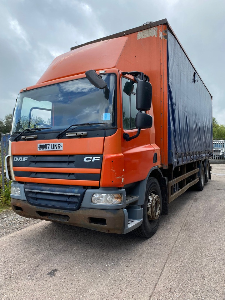 Daf 75 CF 310 6X2 Curtain side - Ponyvás teherautó: 1 kép. Daf 75 CF 310 6X2 Curtain side - Ponyvás teherautó: 1 kép.
