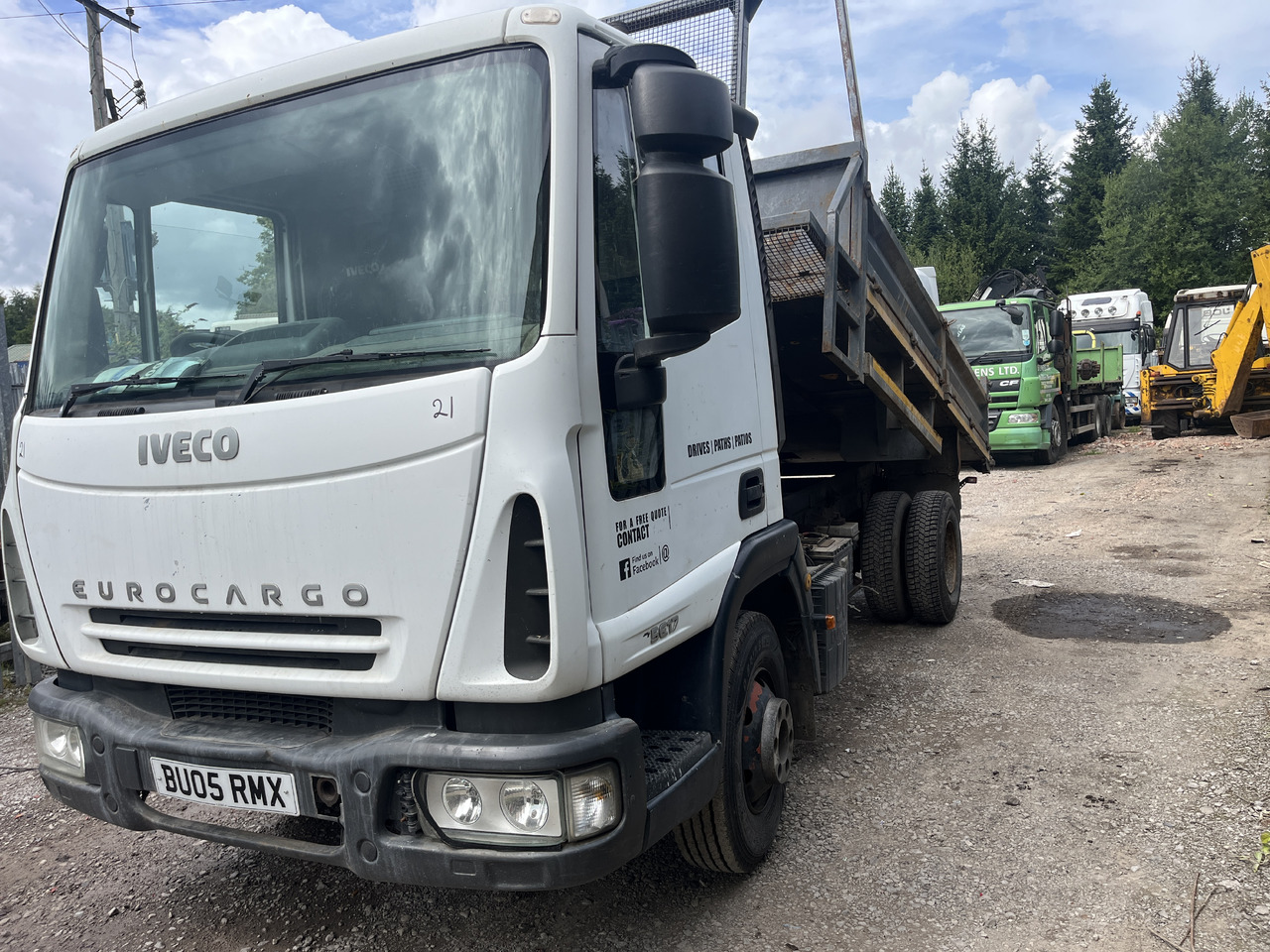 Iveco Euro Cargo 75 E17 - Billenőplatós teherautó: 2 kép. Iveco Euro Cargo 75 E17 - Billenőplatós teherautó: 2 kép.