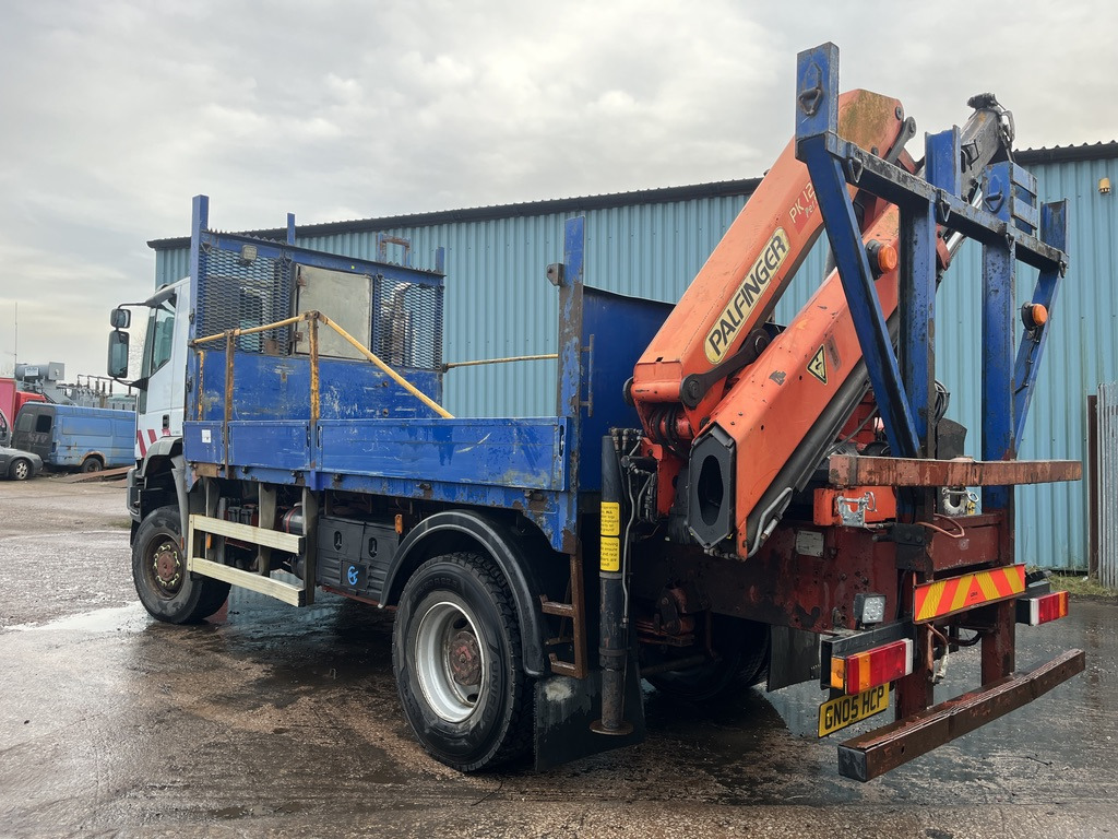Iveco EuroTrakker 180E27 4x4 Rigid - Platós teherautó: 4 kép. Iveco EuroTrakker 180E27 4x4 Rigid - Platós teherautó: 4 kép.